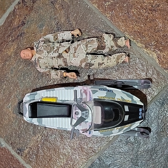 Vintage Lanard Toys Artic Patrol Snowmobile with Formative action figure - Picture 6 of 12